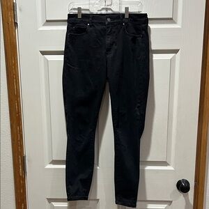 Ann Taylor Women’s Curvy Black Skinny Jeans